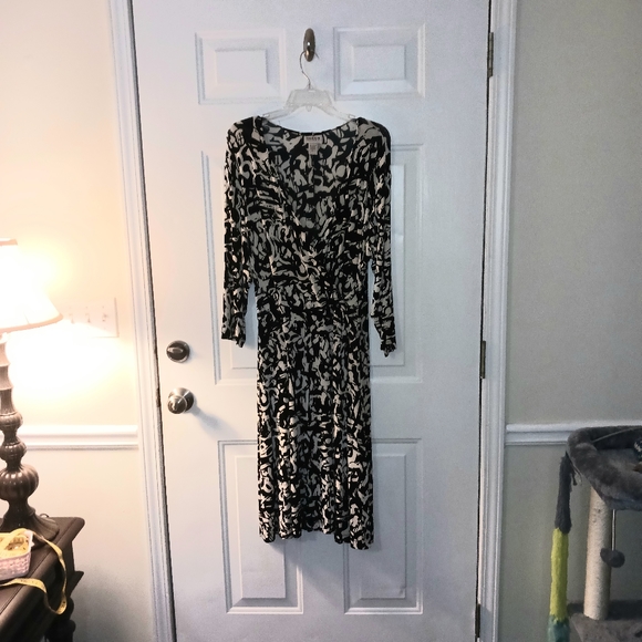 Chico's Women's Black and White Dress Size 2 Check chart above (Size M) - Picture 1 of 11